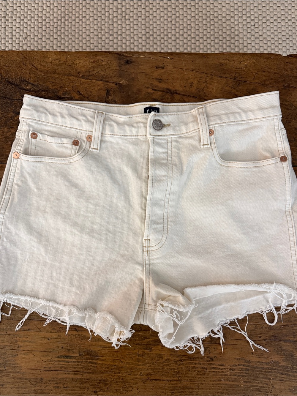 Gap Denim White Cheeky Short Cutoff Button Fly Jean Shorts Size 10/30